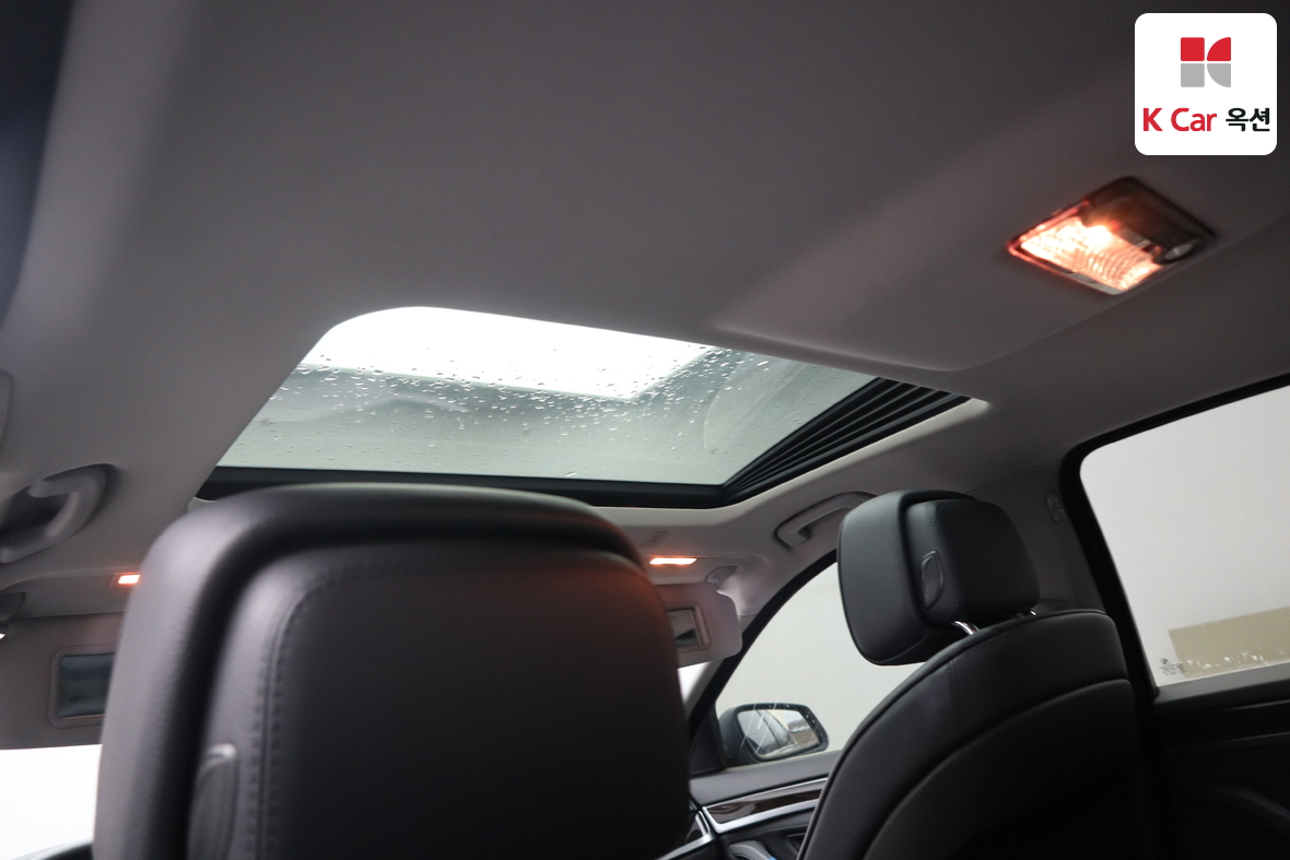 BMW 5 Series - 26