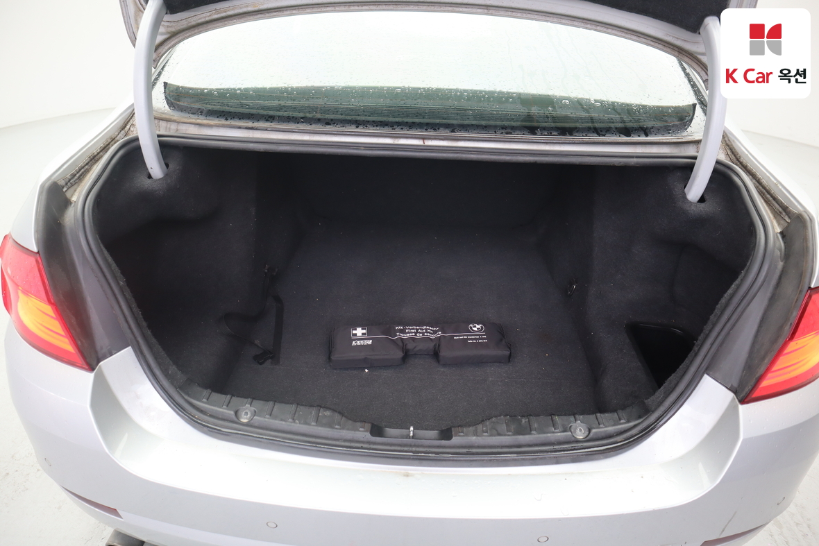 BMW 5 Series - 28