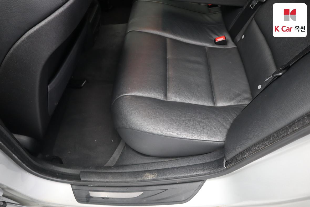 BMW 5 Series - 25