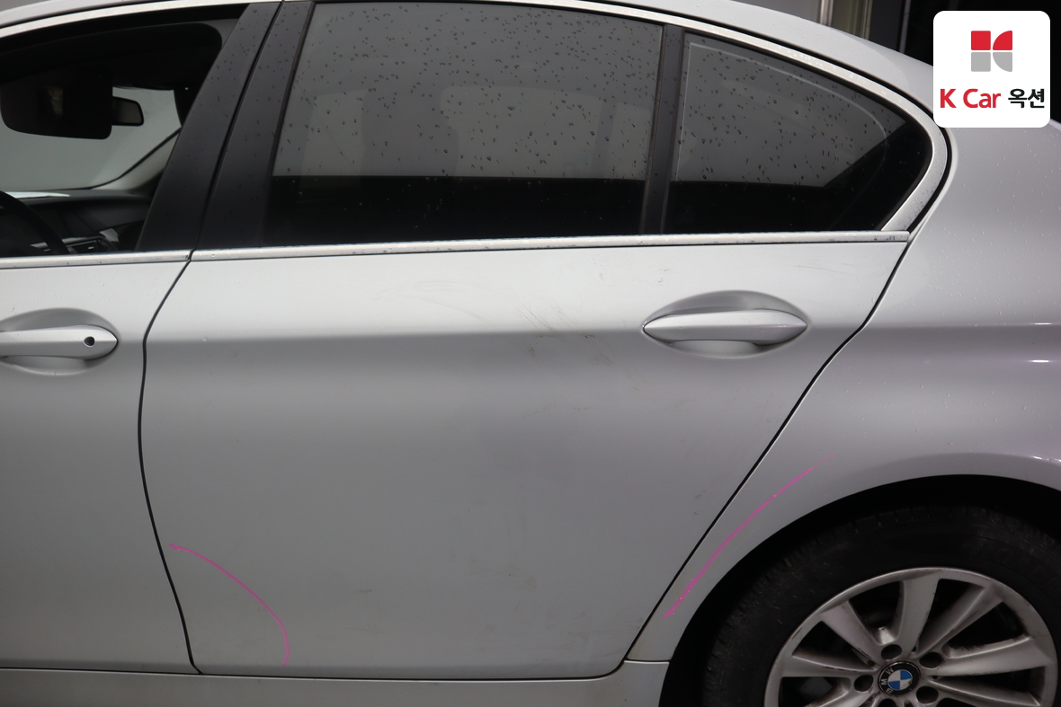 BMW 5 Series - 43
