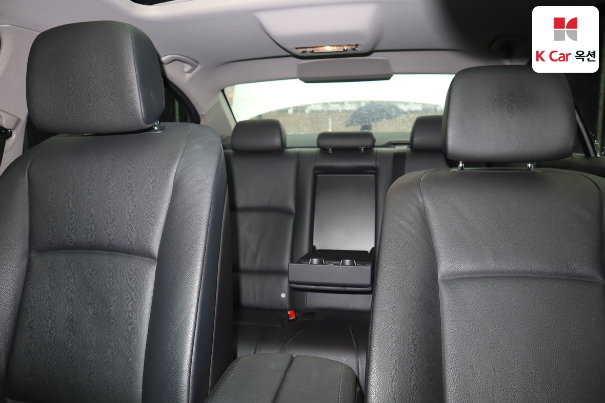 BMW 5 Series - 21