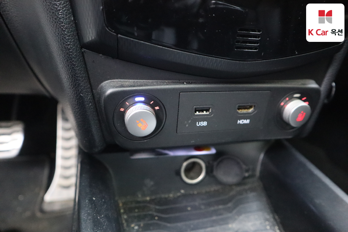 KG Mobility Tivoli 2017 - Image 16