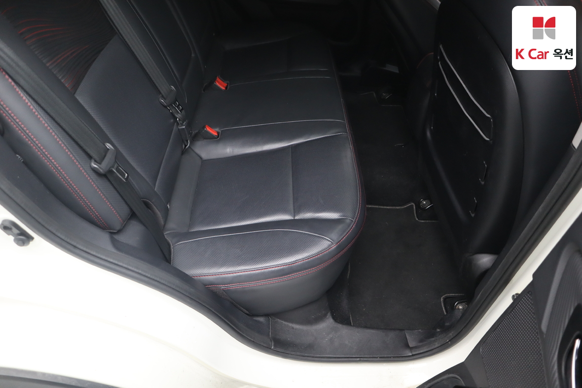 KG Mobility Tivoli 2017 - Image 30