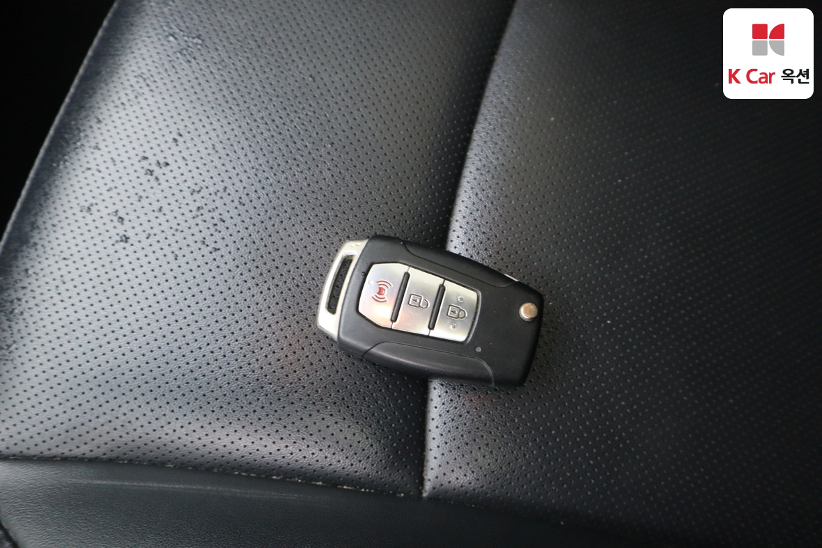 KG Mobility Tivoli 2017 - Image 18