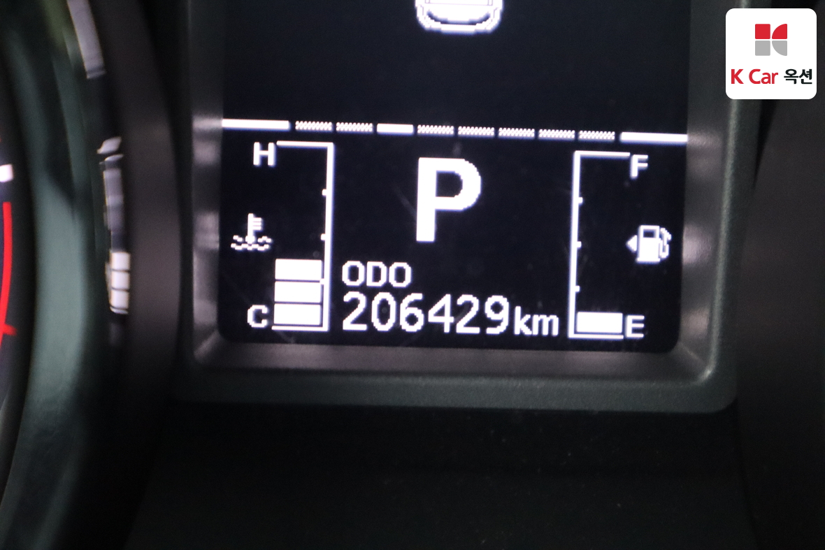 KG Mobility Tivoli 2017 - Image 4