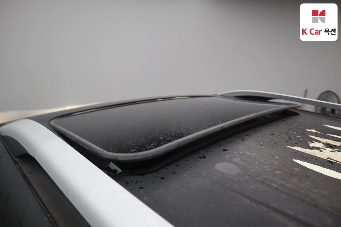 KG Mobility Tivoli 2017 - Image 25