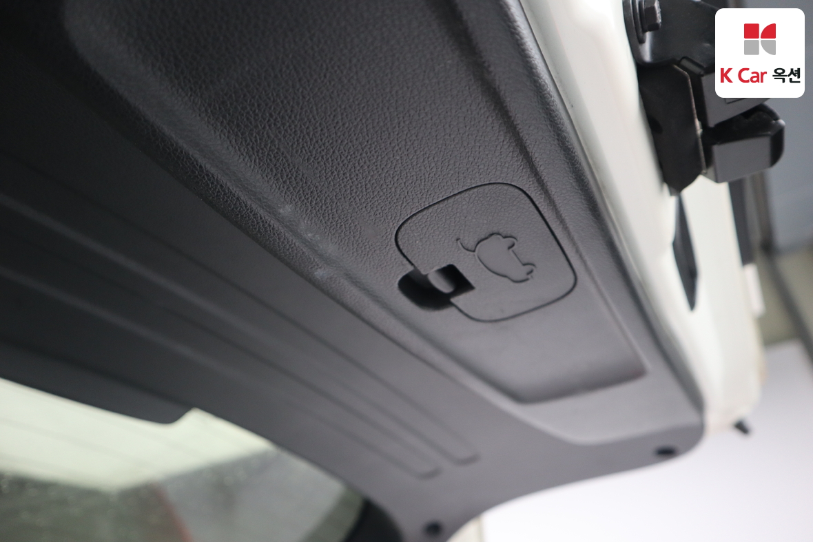 KG Mobility Tivoli 2017 - Image 28