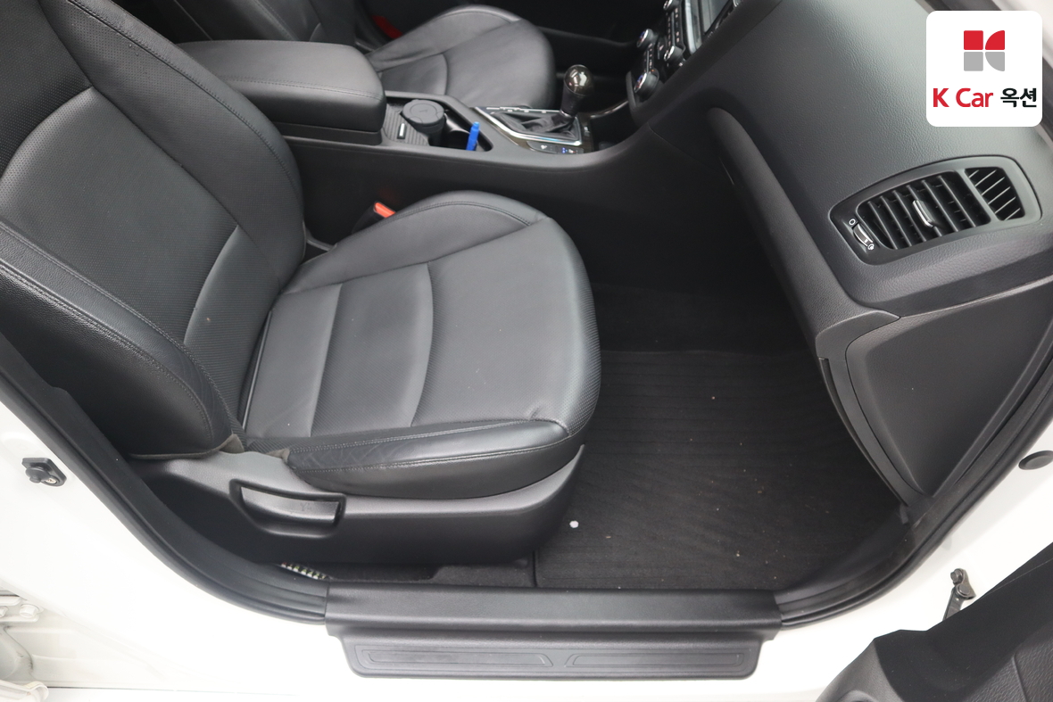 Kia K5 - 30