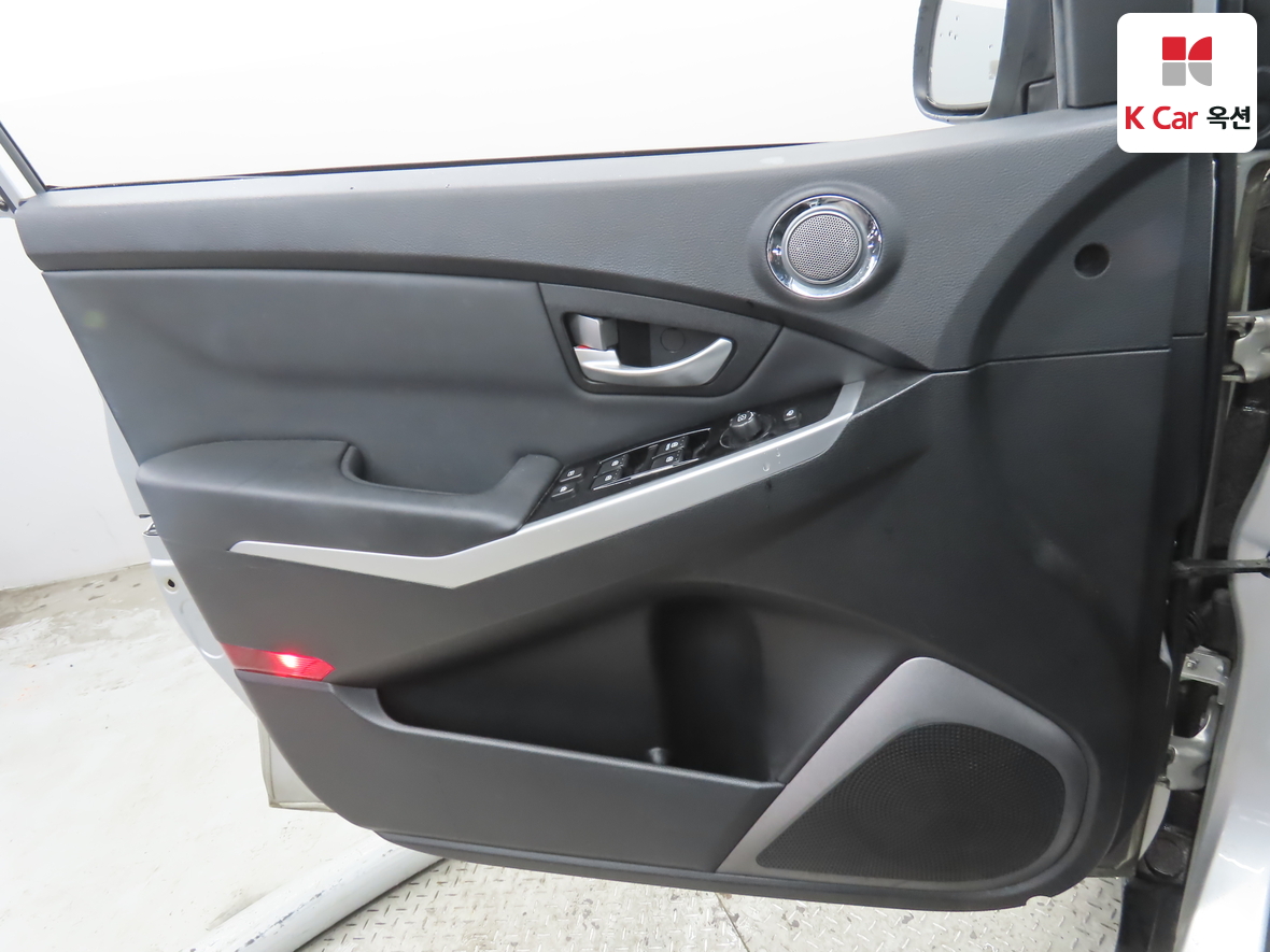 KG Mobility Korando - 8