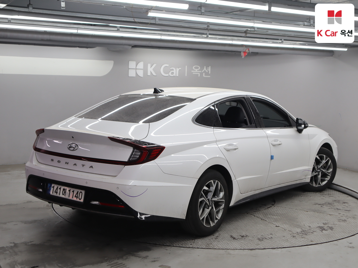 Hyundai Sonata 2022 - Image 2