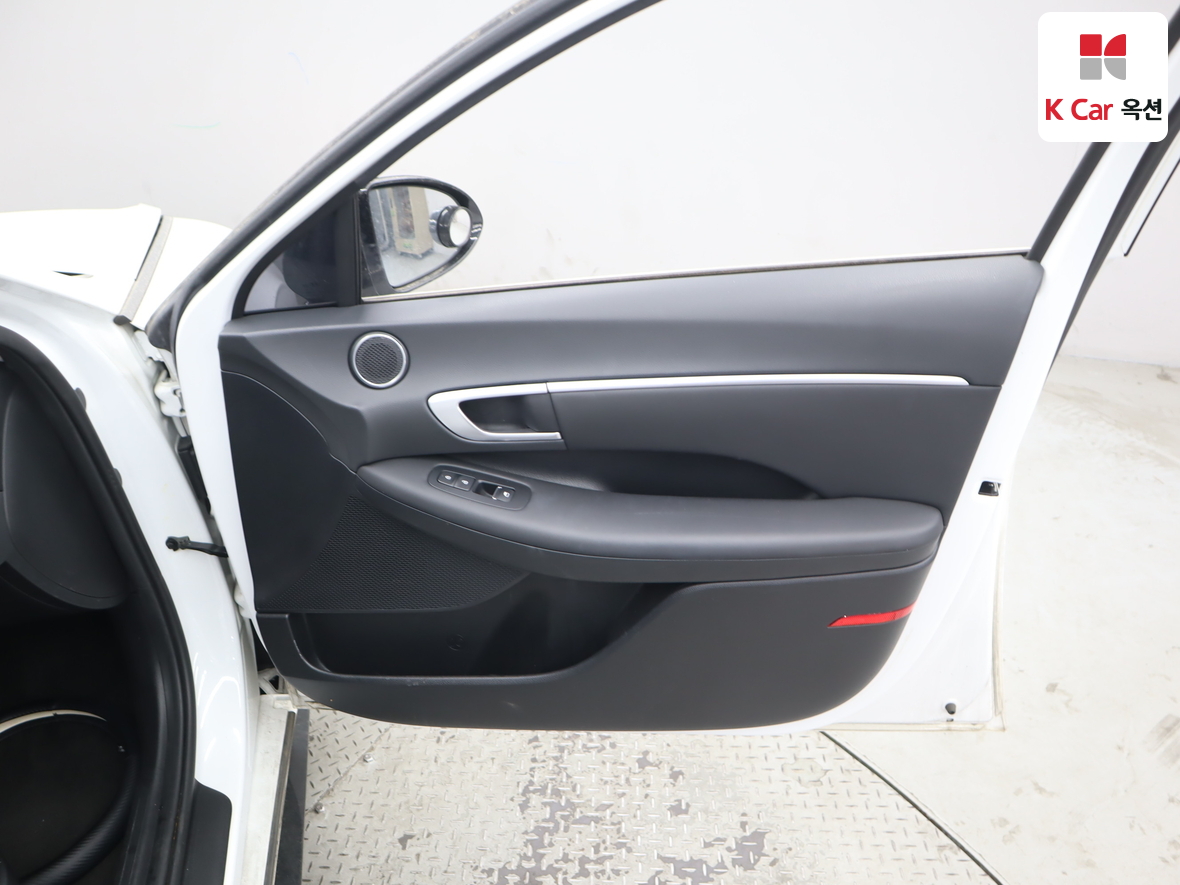 Hyundai Sonata 2022 - Image 29