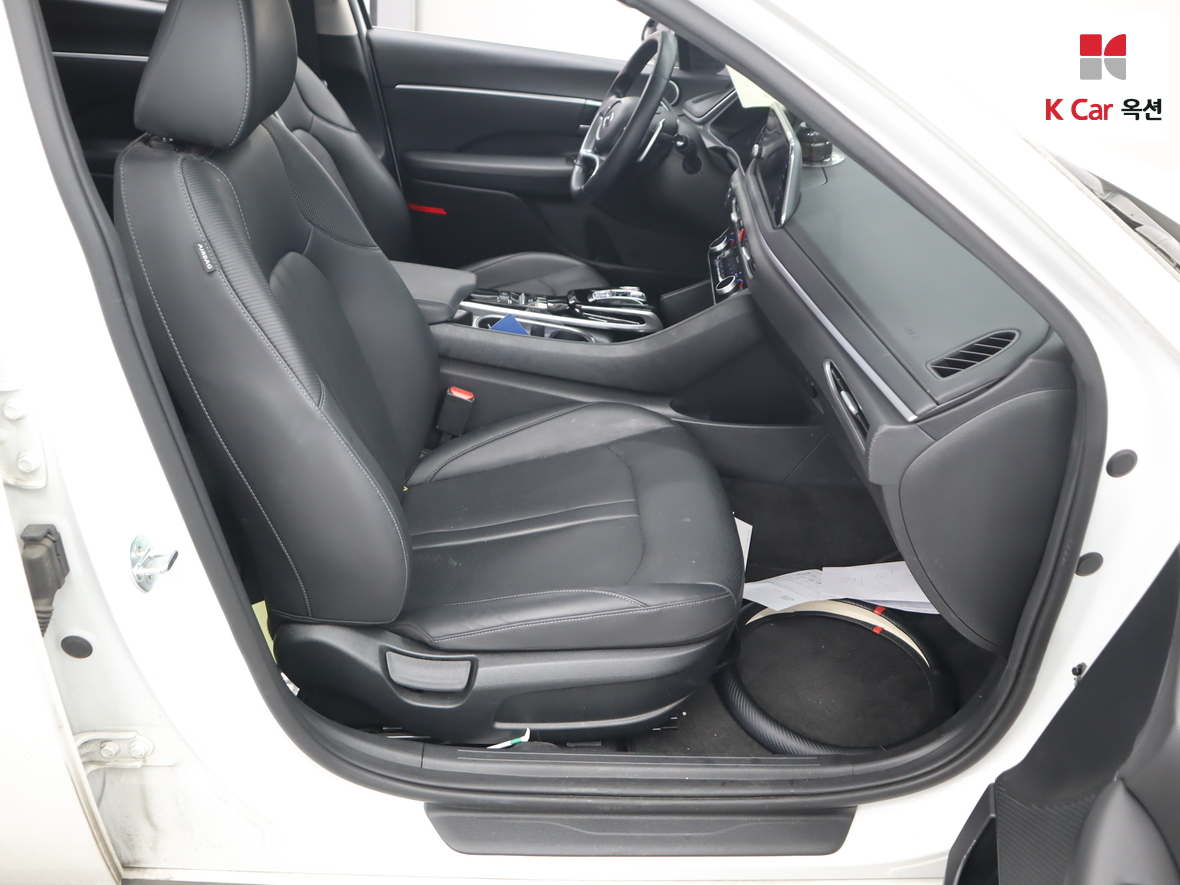 Hyundai Sonata 2022 - Image 30