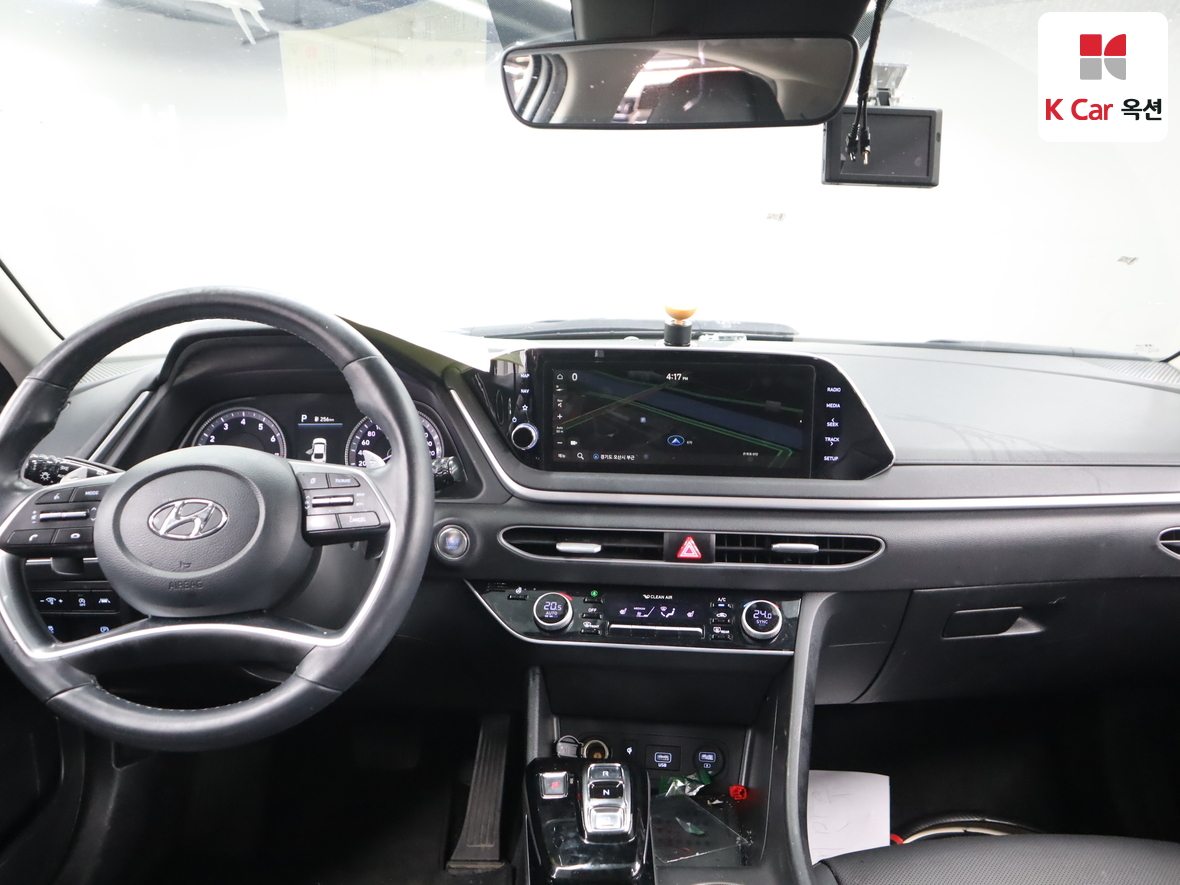 Hyundai Sonata 2022 - Image 3