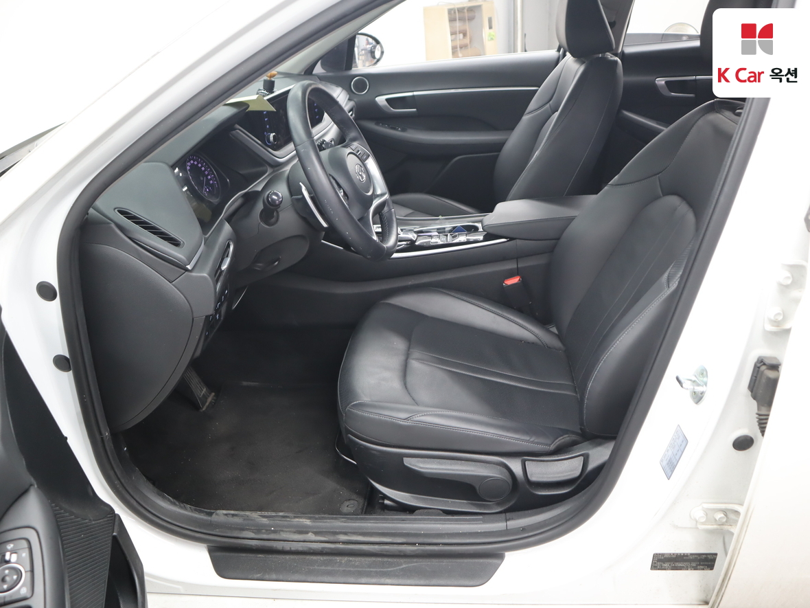 Hyundai Sonata 2022 - Image 19