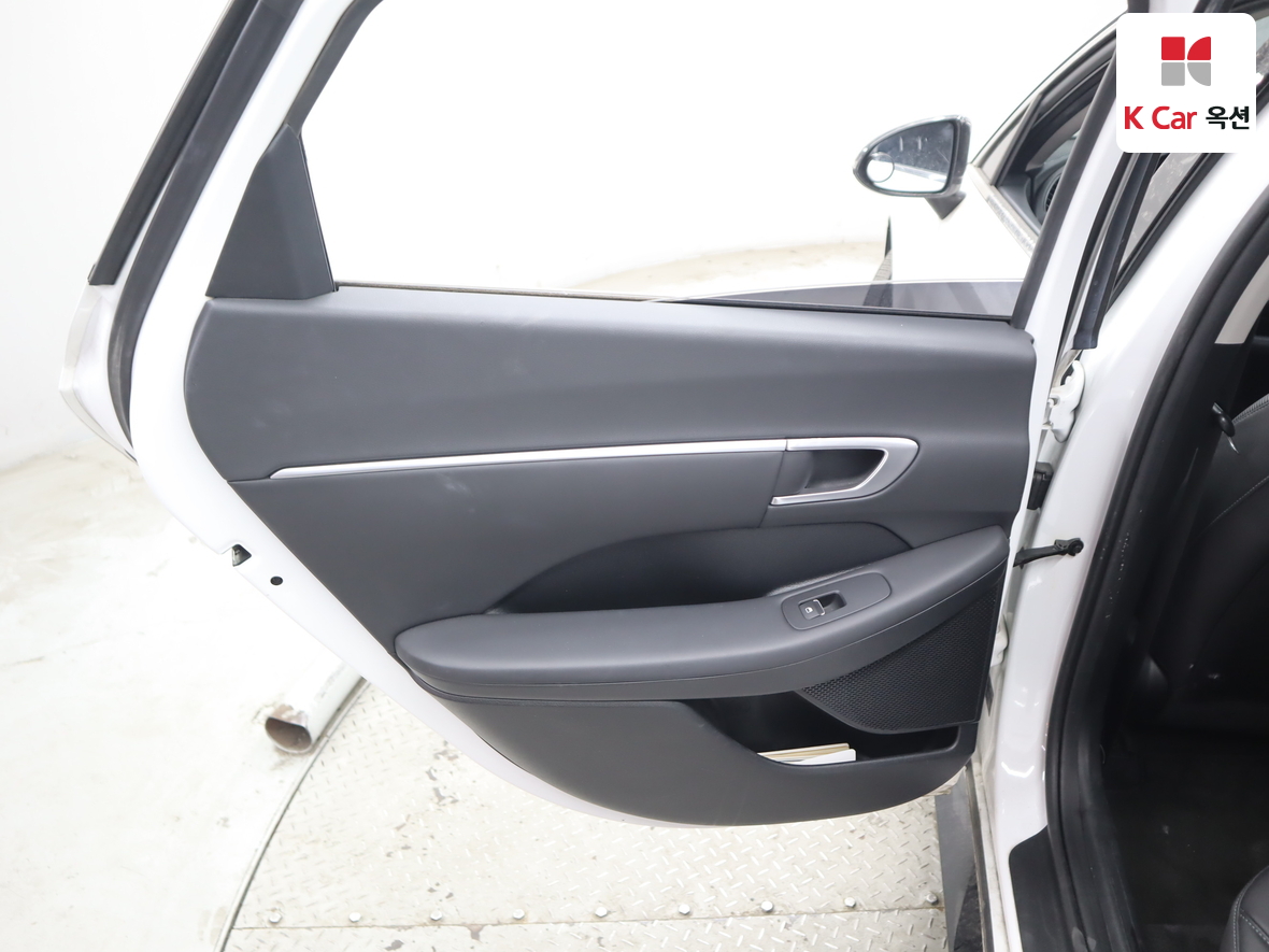 Hyundai Sonata 2022 - Image 23