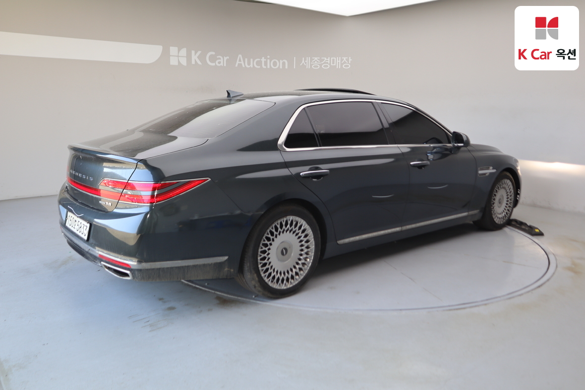 Genesis G90 - 2