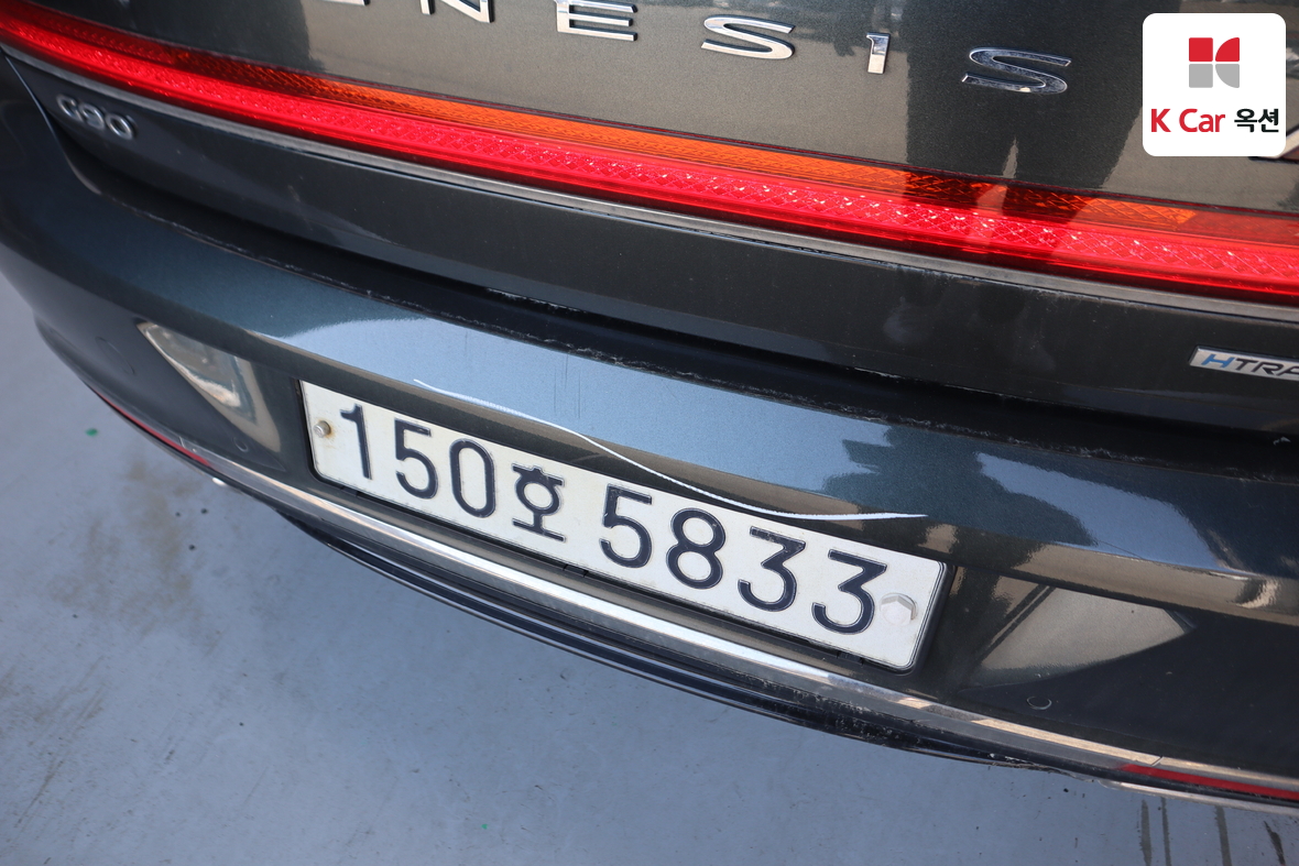 Genesis G90 - 46