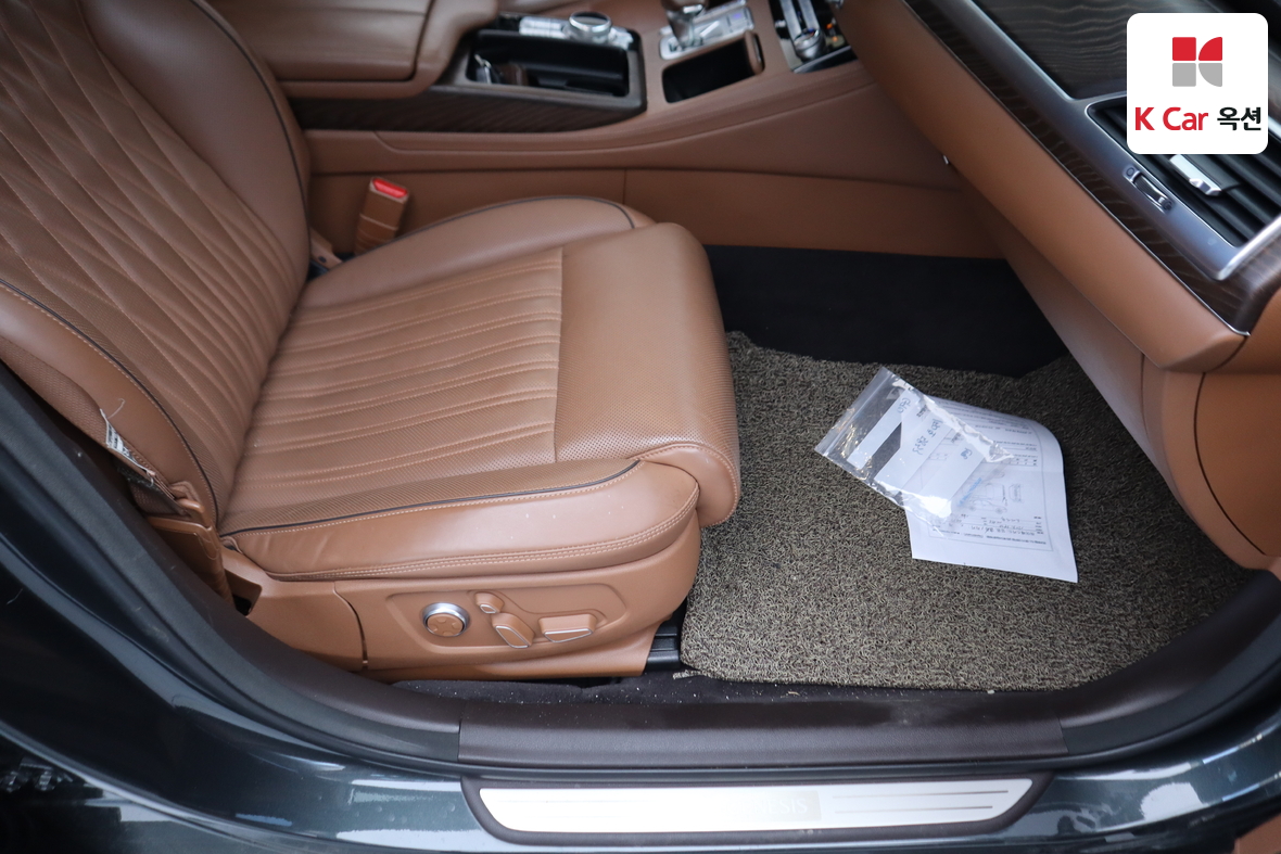 Genesis G90 - 38