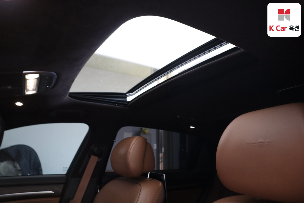 Genesis G90 - 23
