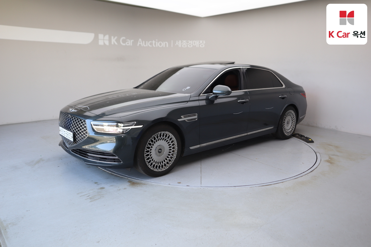 Genesis G90 - 1
