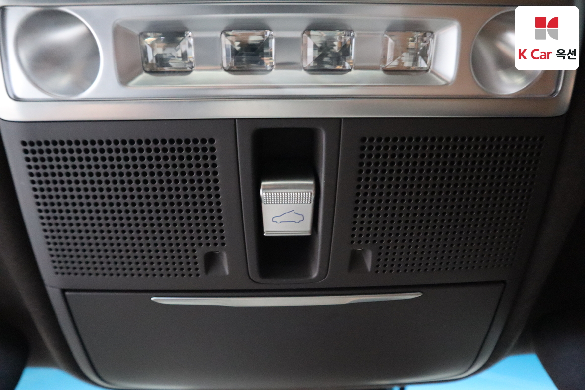 Genesis G90 - 13