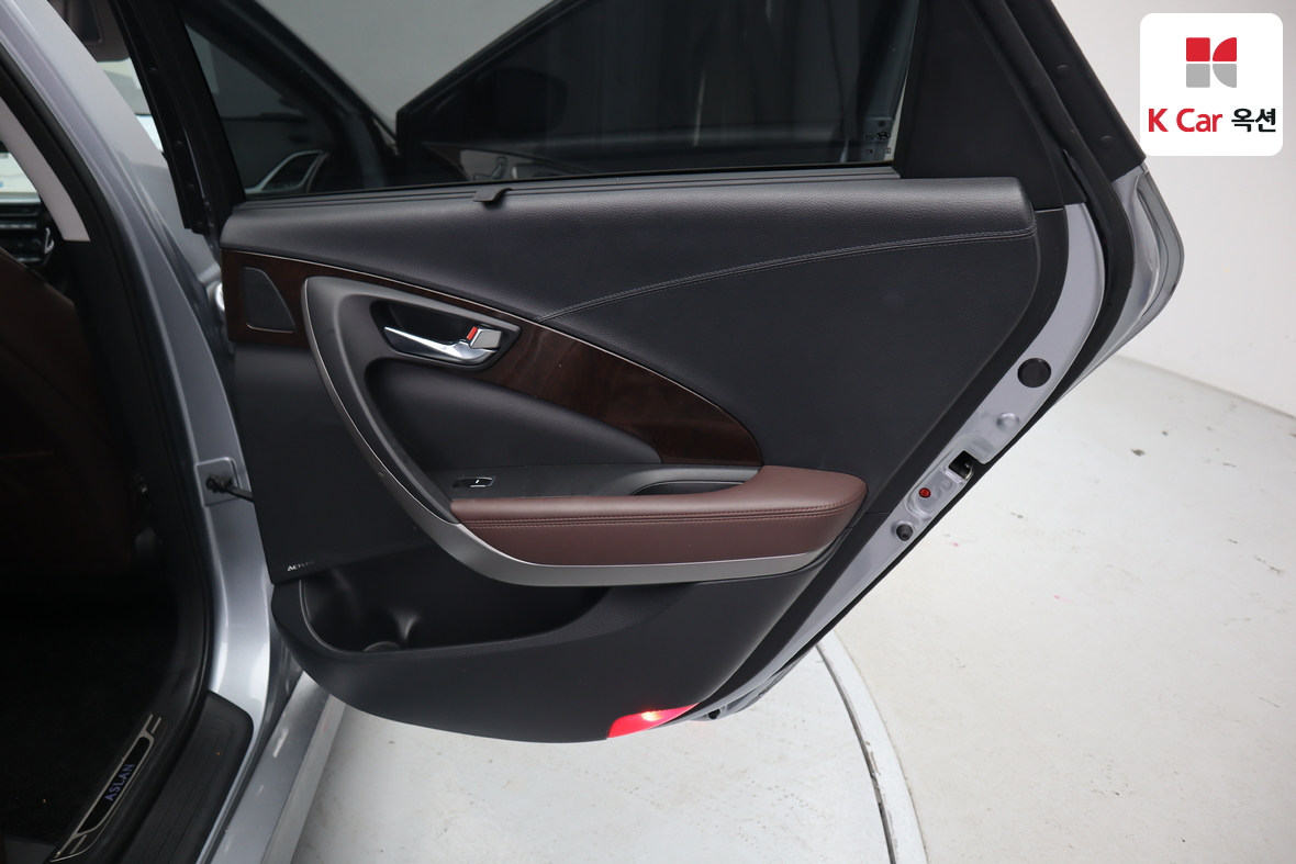 Hyundai Aslan 2015 - Image 28