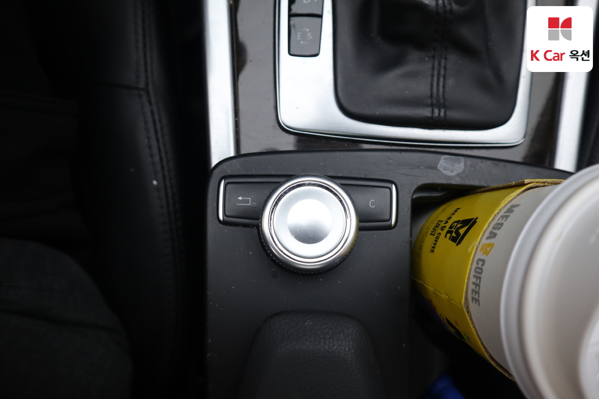 Mercedes-Benz E-Class 2011 - Image 18