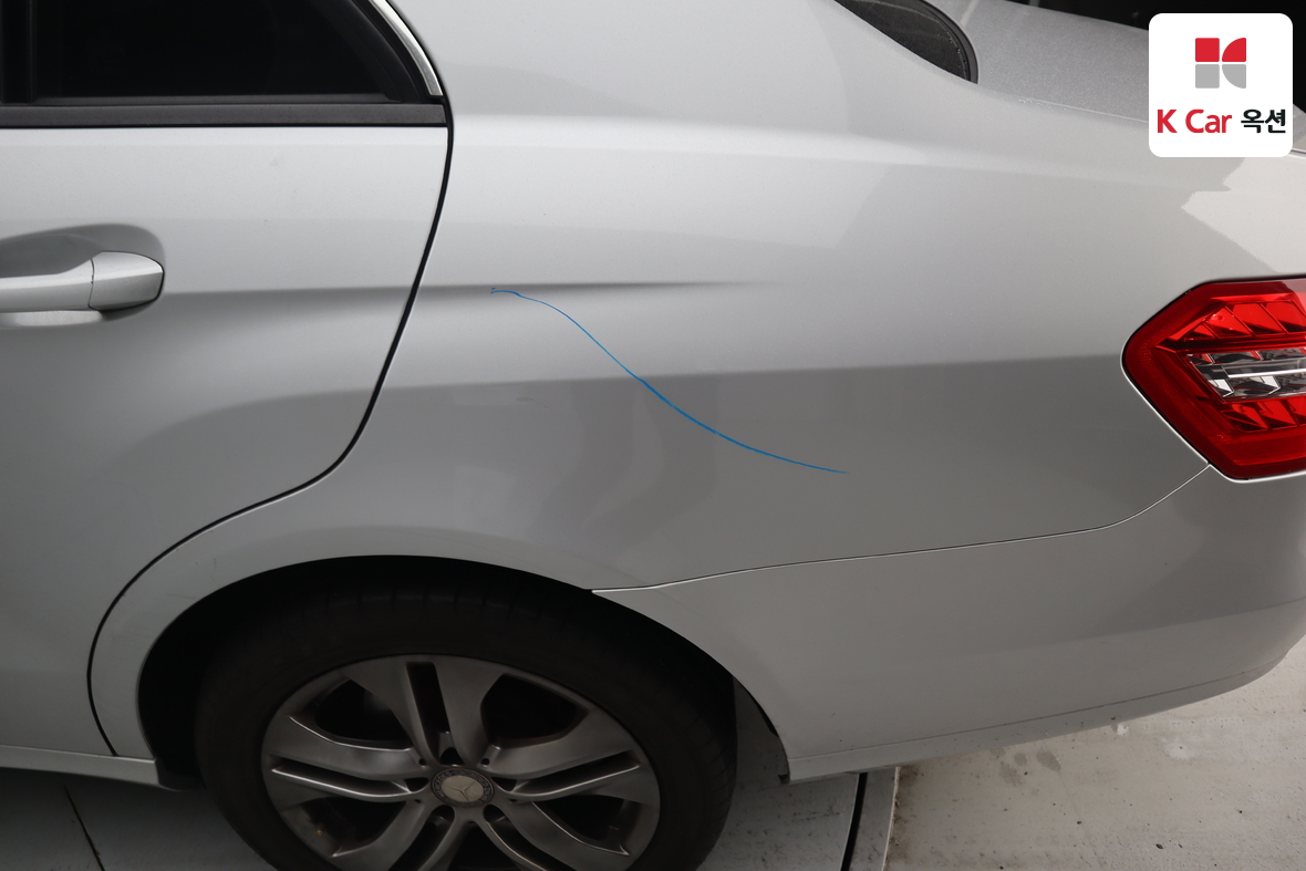 Mercedes-Benz E-Class 2011 - Image 44