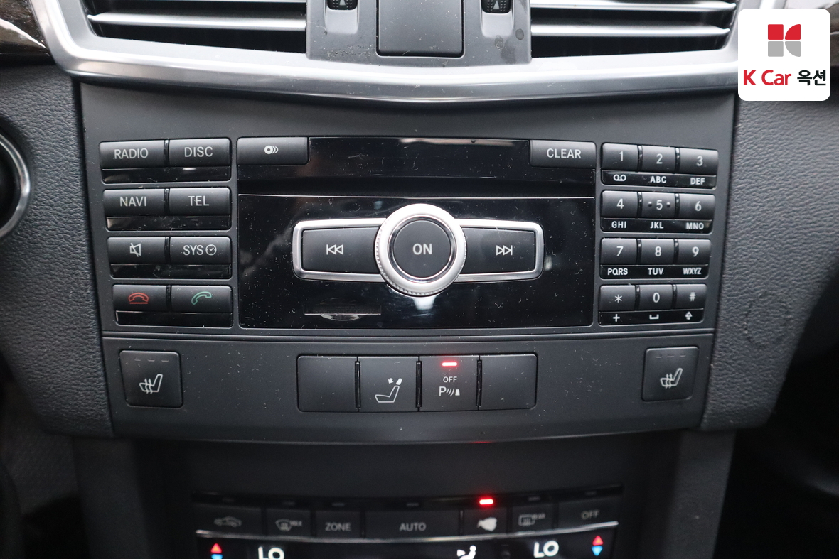 Mercedes-Benz E-Class 2011 - Image 15