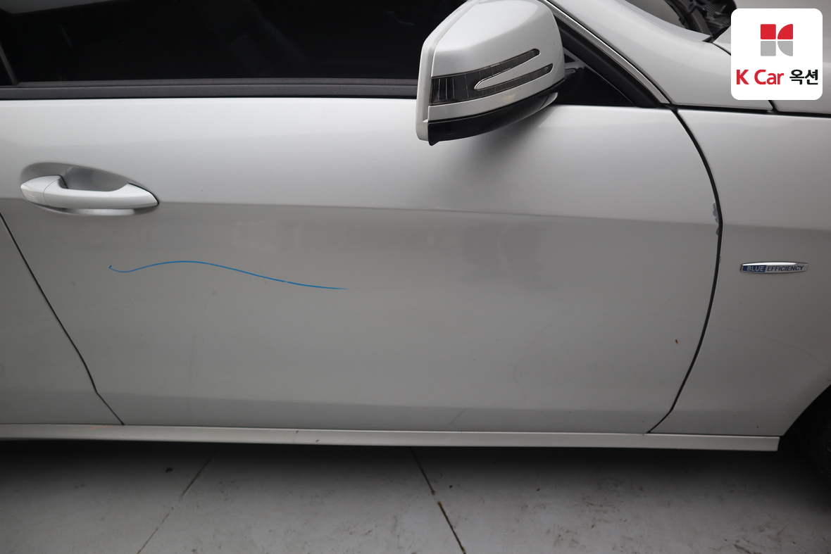 Mercedes-Benz E-Class 2011 - Image 39