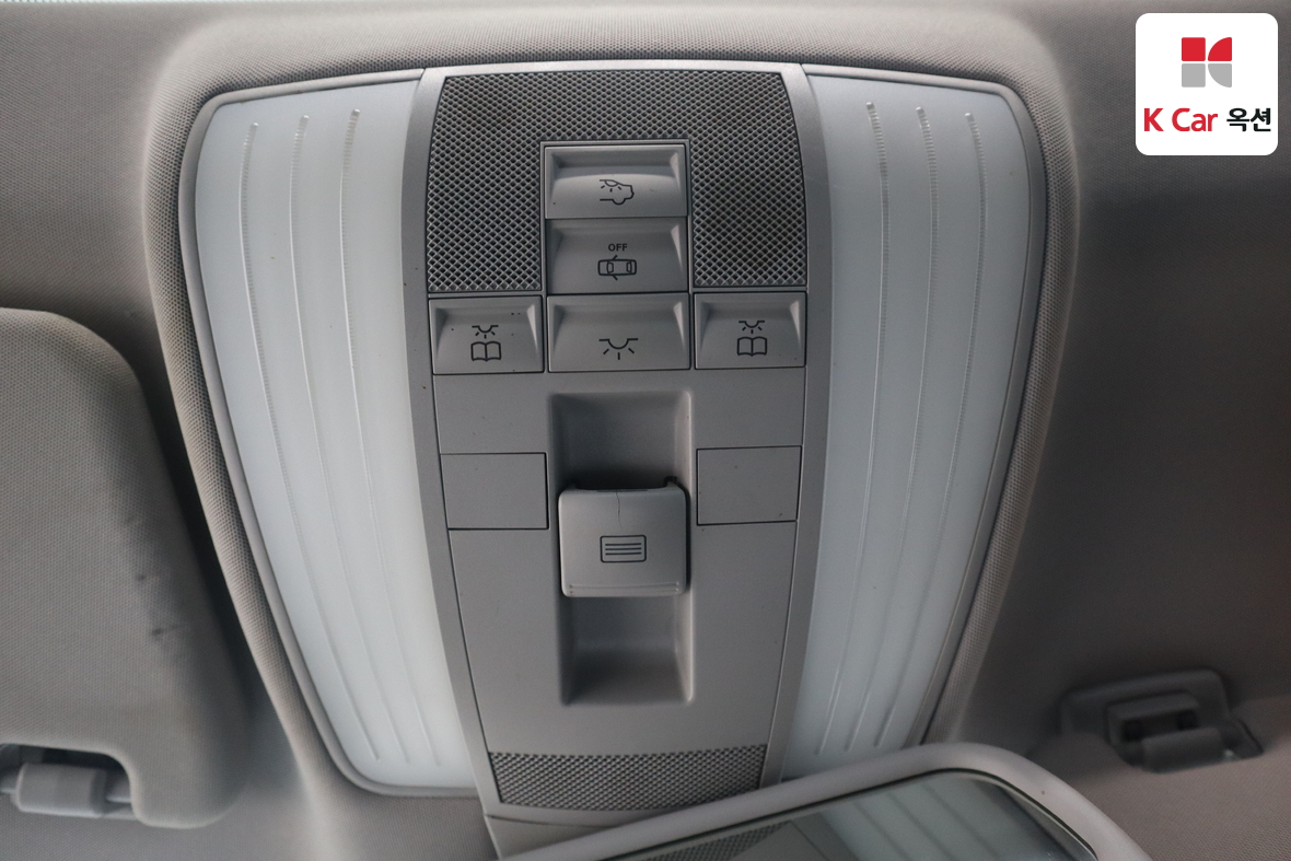 Mercedes-Benz E-Class 2011 - Image 13