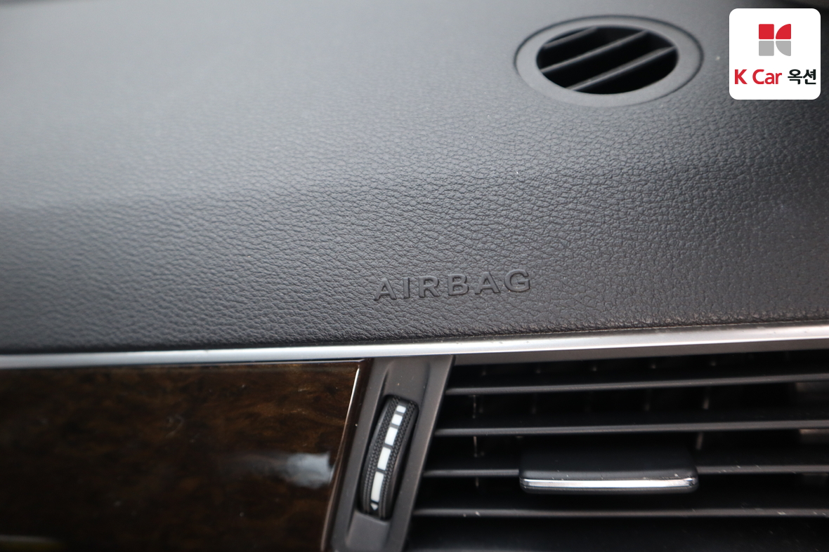 Mercedes-Benz E-Class 2011 - Image 33