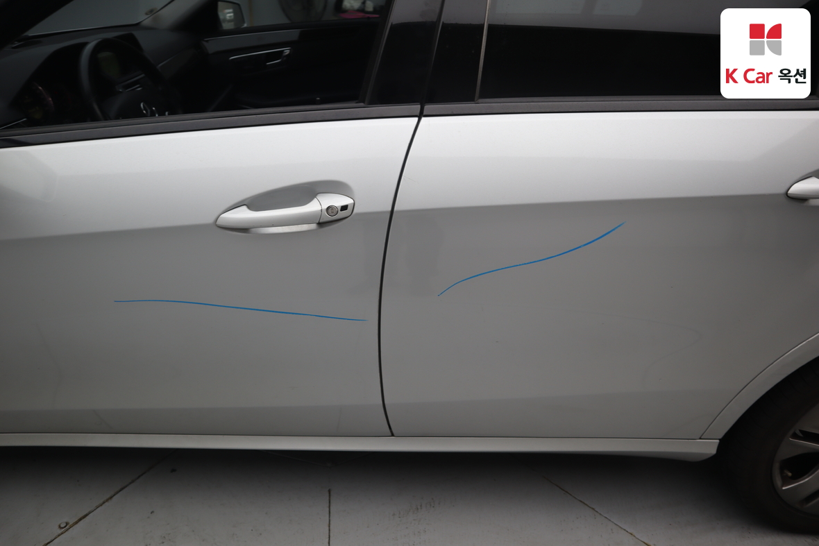 Mercedes-Benz E-Class 2011 - Image 43