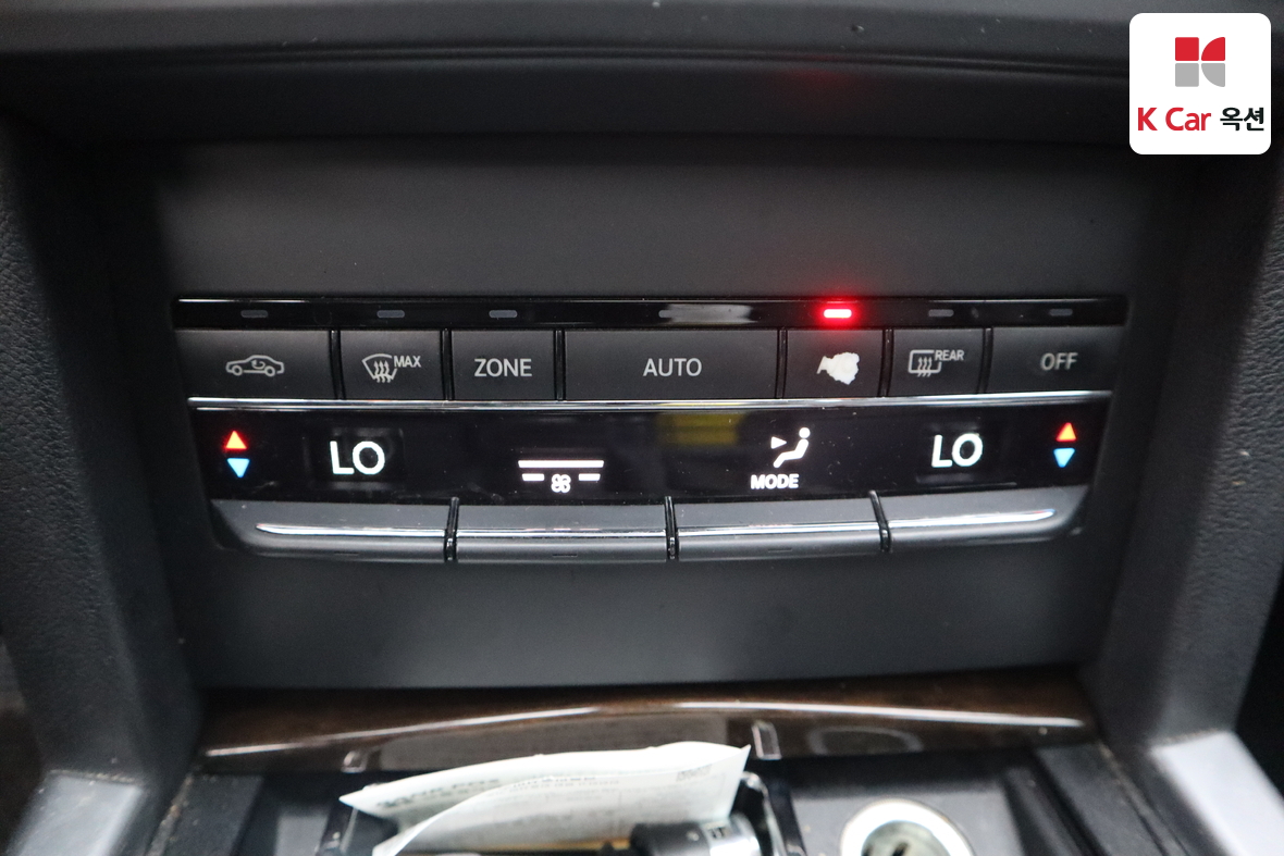 Mercedes-Benz E-Class 2011 - Image 16