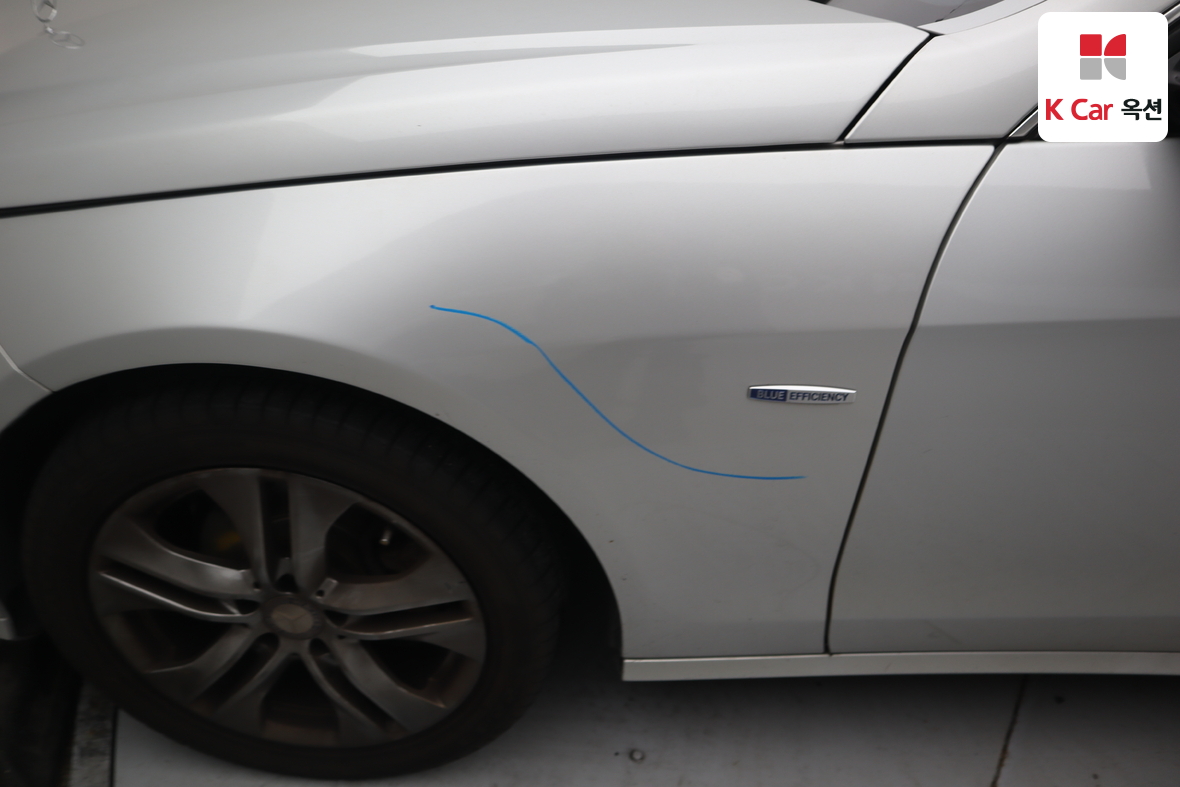 Mercedes-Benz E-Class 2011 - Image 42