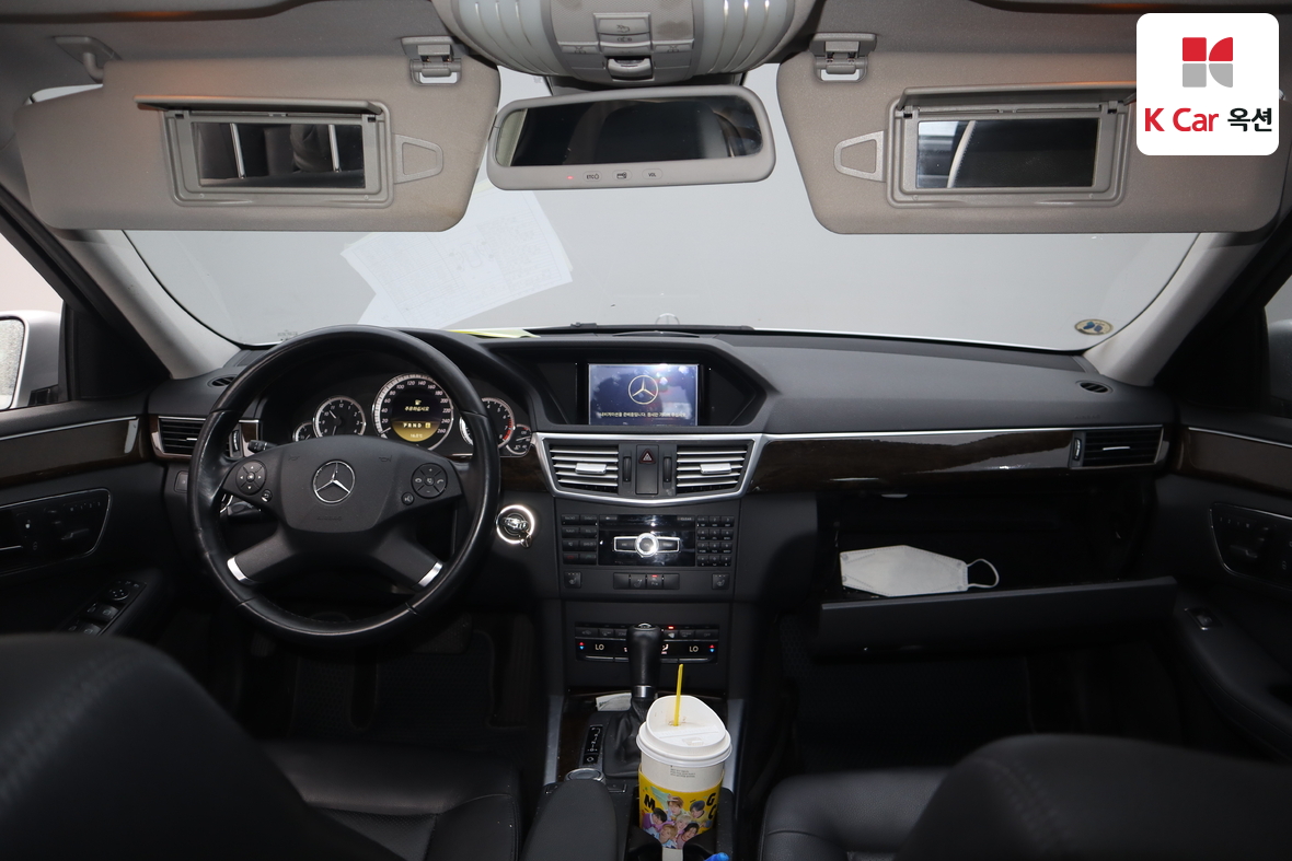 Mercedes-Benz E-Class 2011 - Image 3