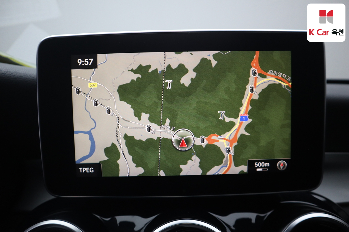 Mercedes-Benz C-Class 2018 - Image 15