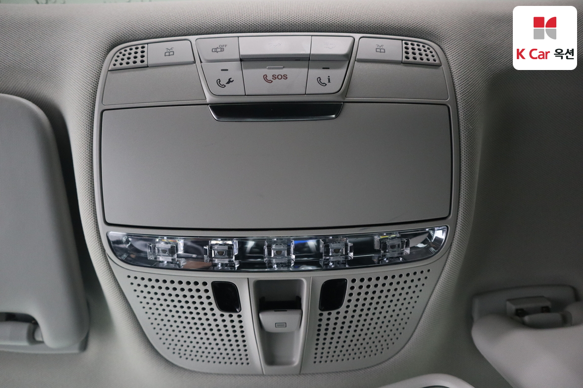 Mercedes-Benz C-Class 2018 - Image 14