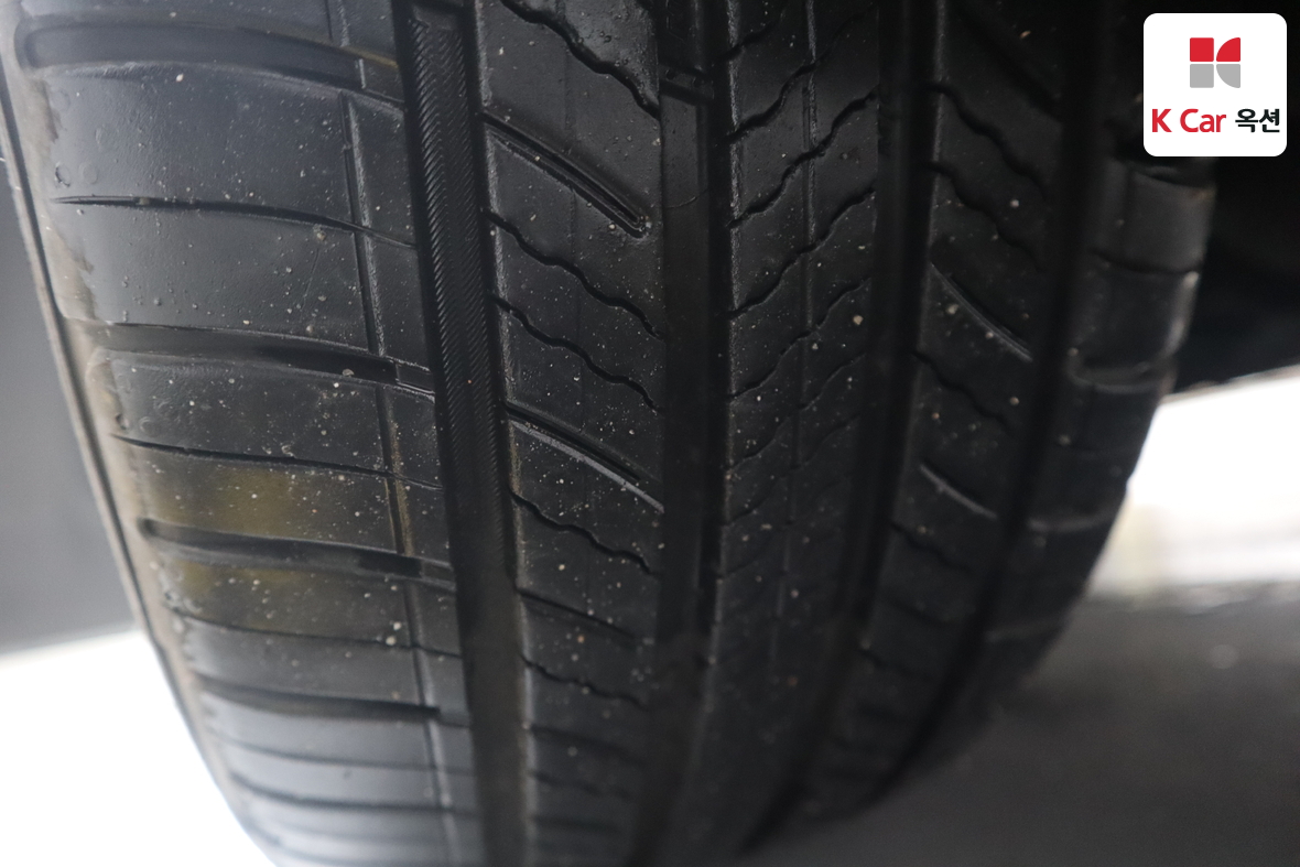 Mercedes-Benz C-Class 2018 - Image 33