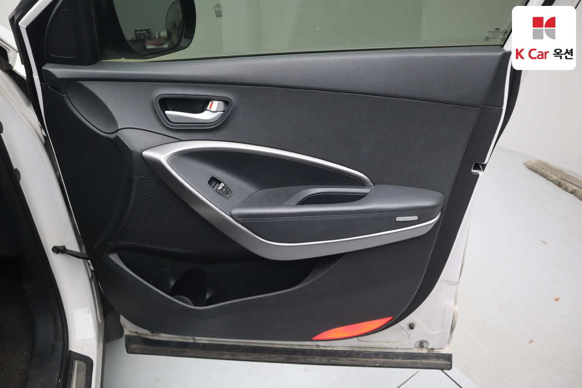 Hyundai Santa Fe 2013 - Image 30