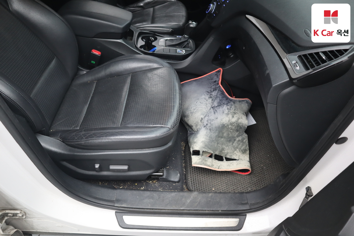 Hyundai Santa Fe 2013 - Image 31