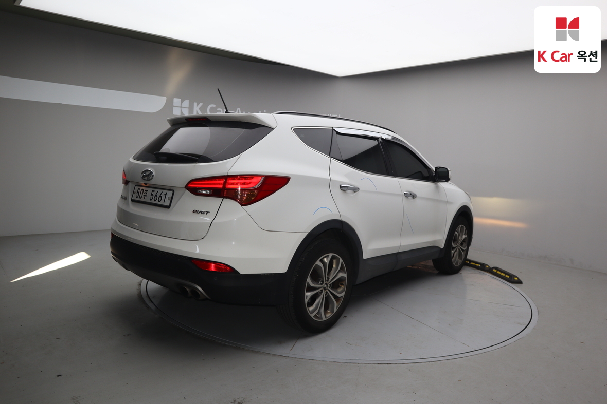 Hyundai Santa Fe 2013 - Image 2