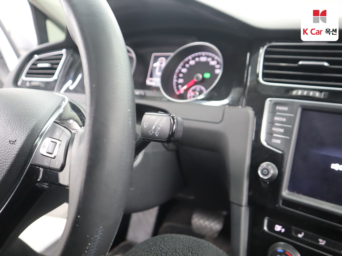 Volkswagen Golf - 11
