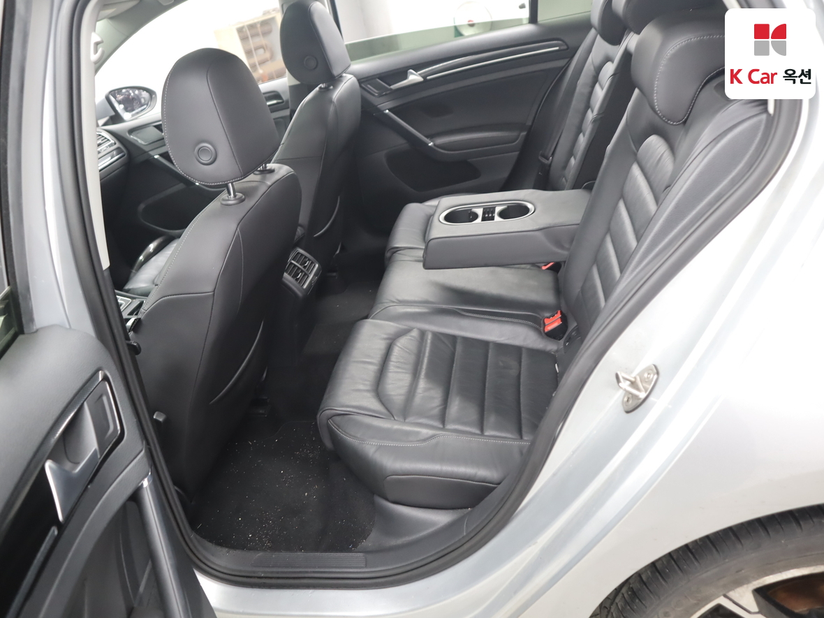 Volkswagen Golf - 26