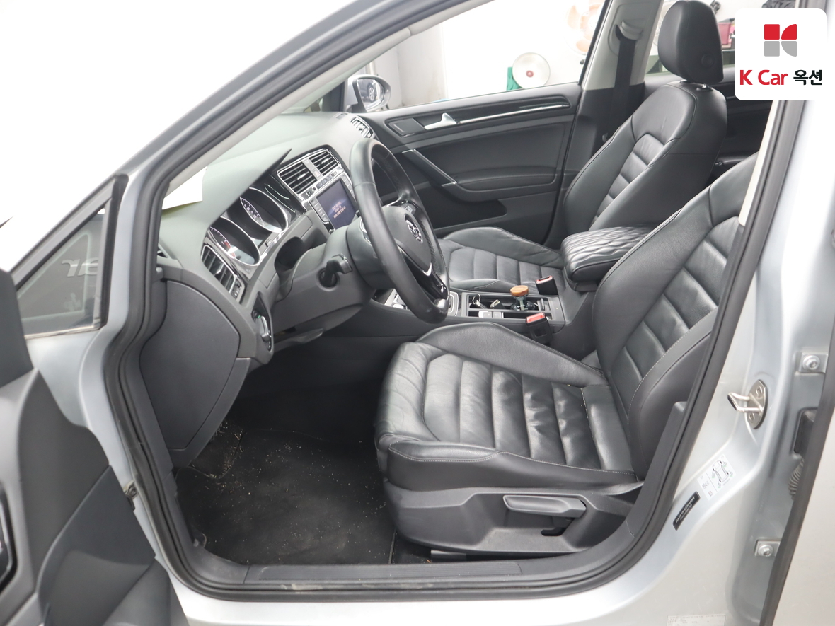 Volkswagen Golf - 19