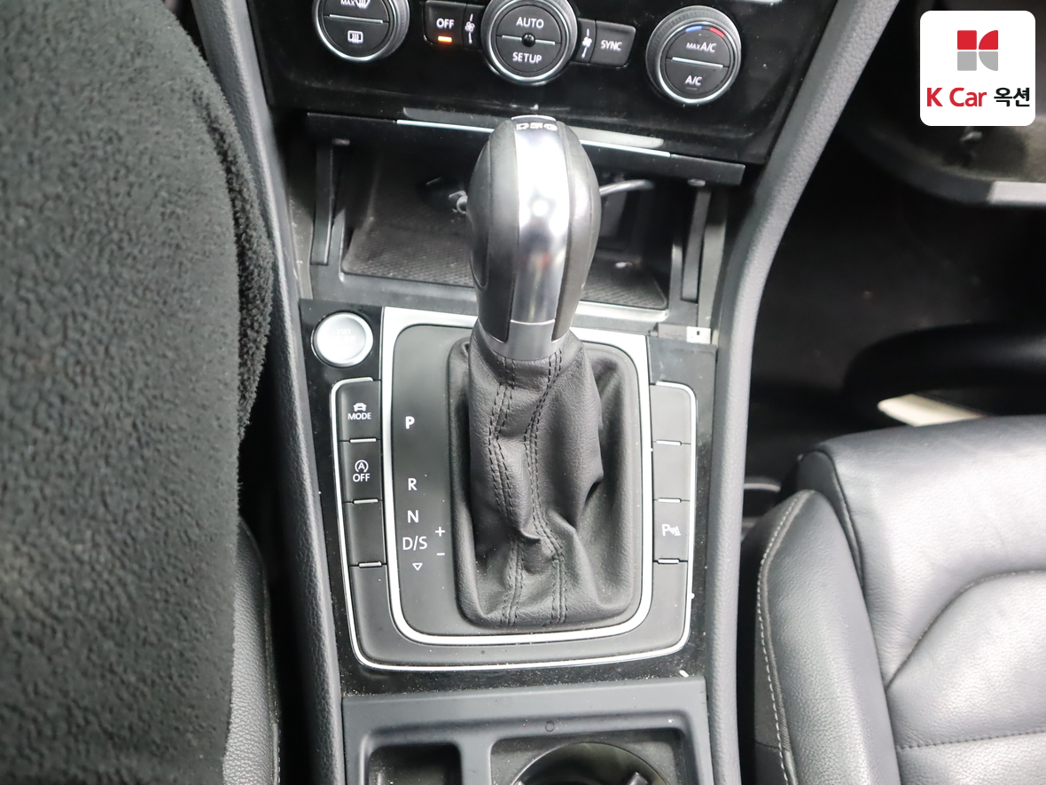 Volkswagen Golf - 17