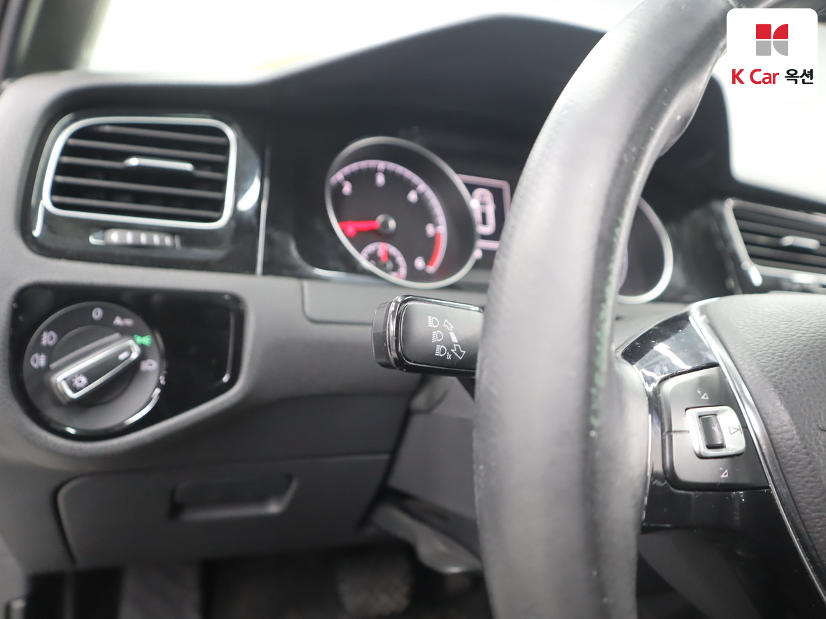 Volkswagen Golf - 9