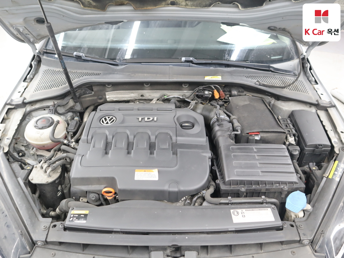 Volkswagen Golf - 36
