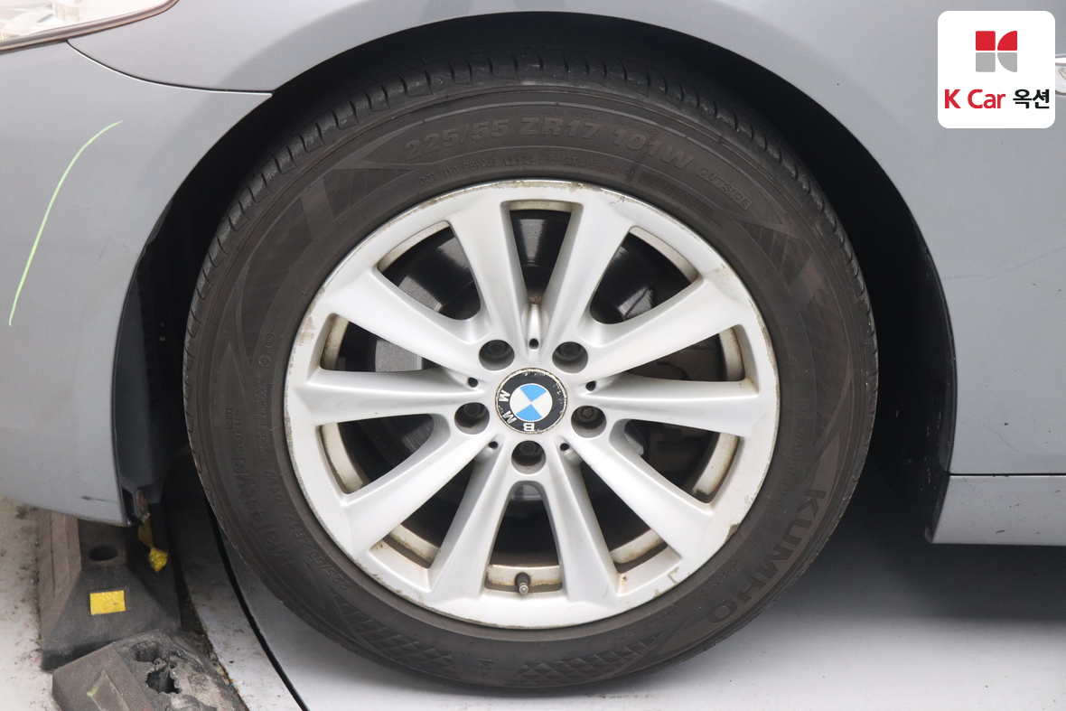 BMW 5 시리즈 2011 - 이미지 48