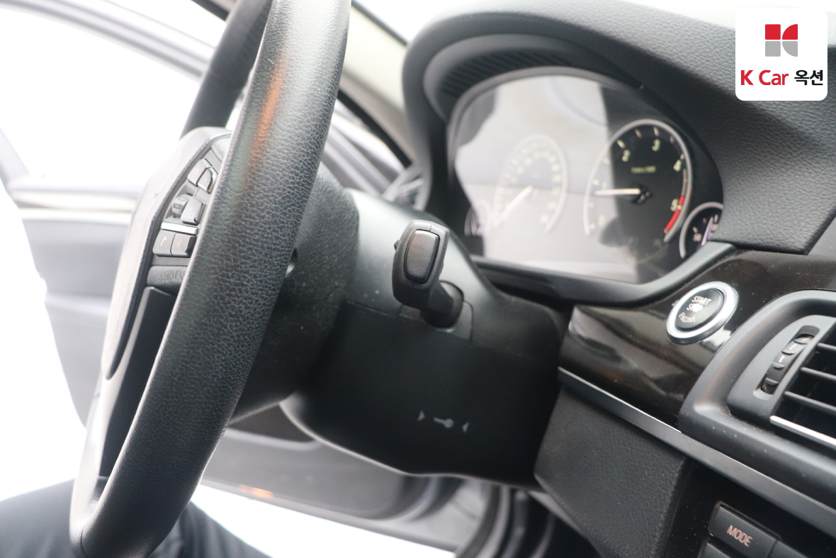 BMW 5 시리즈 2011 - 이미지 11